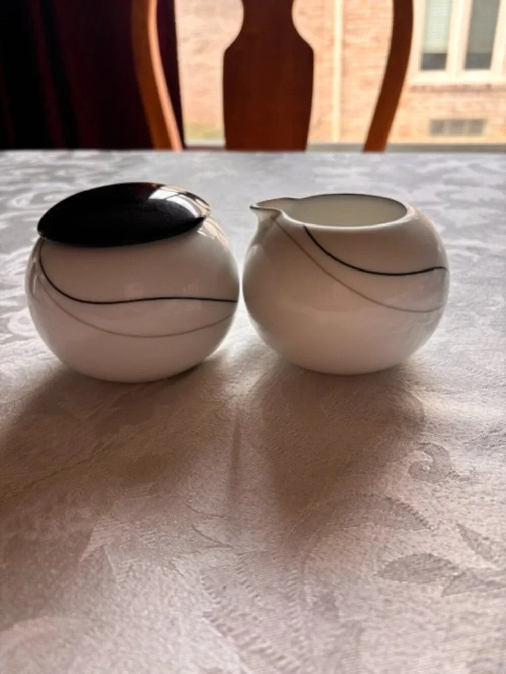 Mikasa Fine China Threads Sugar Bowl with lid and Creamer